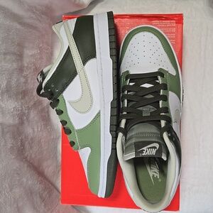 Nike dunk low oil green